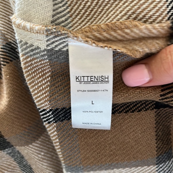 NWT Kittenish Tamara Shacket size large. Sold out style! - Picture 6 of 8